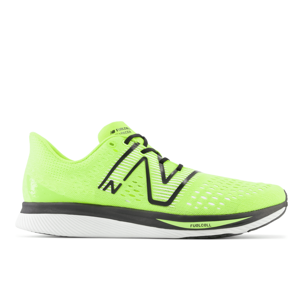 New Balance FuelCell Super Comp Pacer er en top-performance løbesko, med FuelCell-skum, carbonplade og åndbar mesh-overdel. Løb hurtigt og komfortabelt!