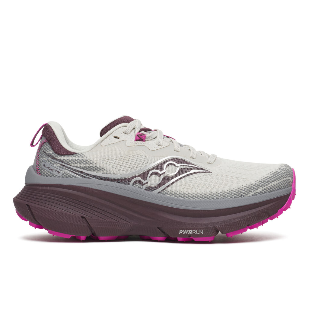 Saucony Guide TR til herre med maksimal dæmpning, stabil platform og 3,5 mm PWRTRAC-knopper – perfekt til løb fra vej til grus og lettere trail.